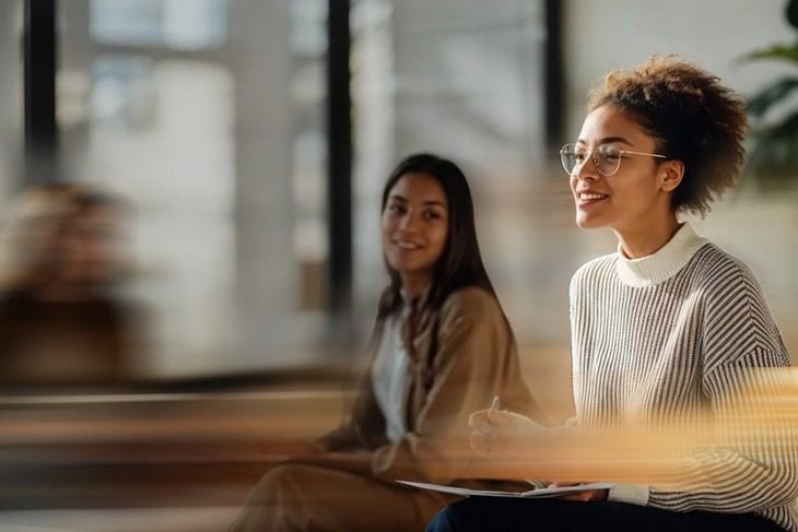 Microsoft y Founderz lanzan programa gratuito de IA para mujeres en Europa y Oriente Medio